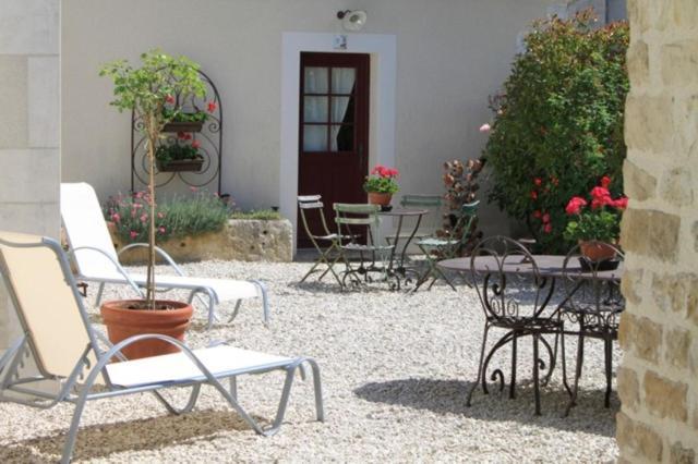 Chambres et table d'hôtes, maisonnettes individuelles dans propriété privée Vézinnes Exterior foto