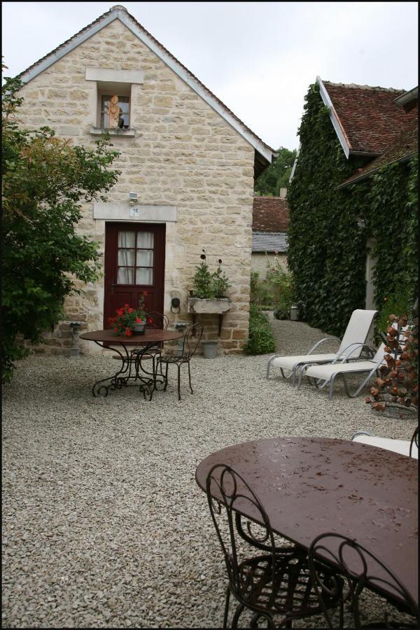 Chambres et table d'hôtes, maisonnettes individuelles dans propriété privée Vézinnes Exterior foto