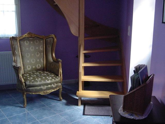 Chambres et table d'hôtes, maisonnettes individuelles dans propriété privée Vézinnes Habitación foto